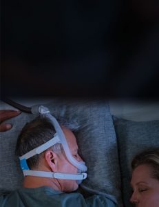sleep-apnoea-patient-sleeping-on-his-belly-with-AirFit-F30i-mask-mobile